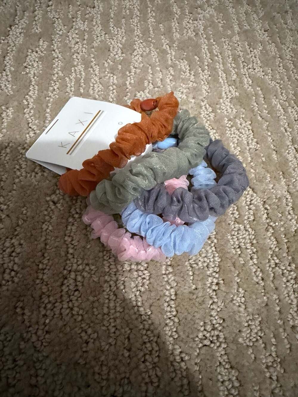 Kaxi Multi-Color Mesh Scrunchie Set - Picture 2 of 4